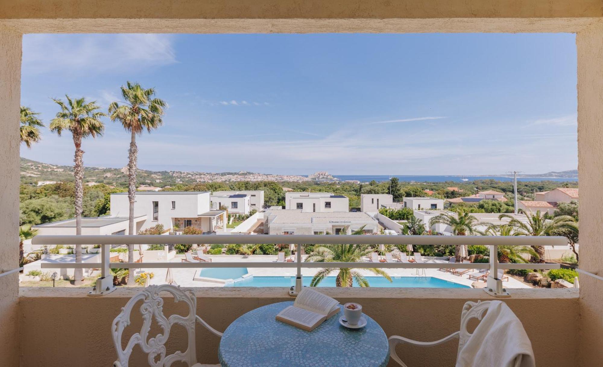 Corsica & Serena Hotel