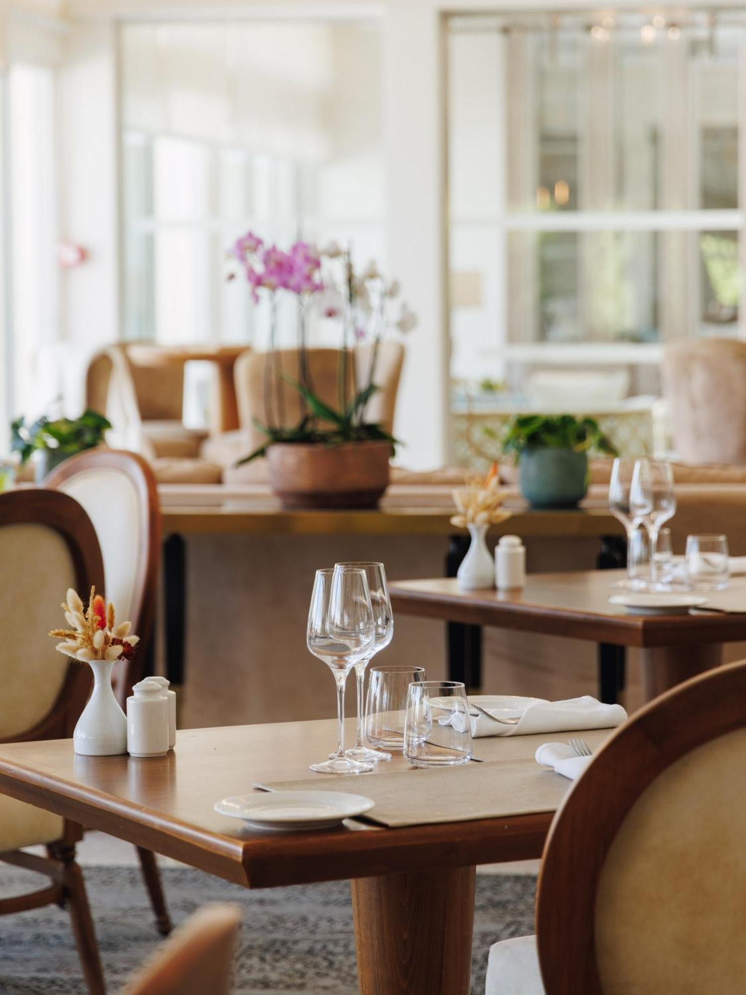 Corsica & Serena Hotel 5*